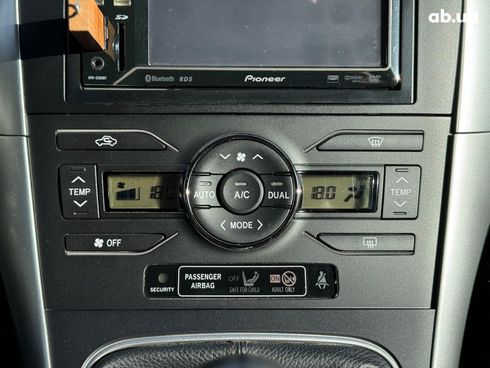 Toyota Auris 2010 черный - фото 28