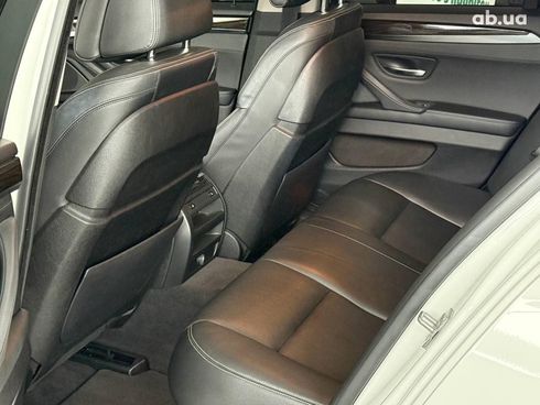 BMW 5 серия 2016 белый - фото 23