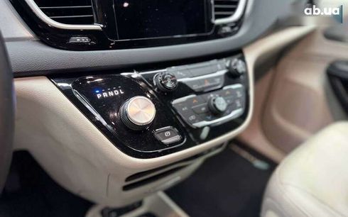 Chrysler Pacifica 2017 - фото 12