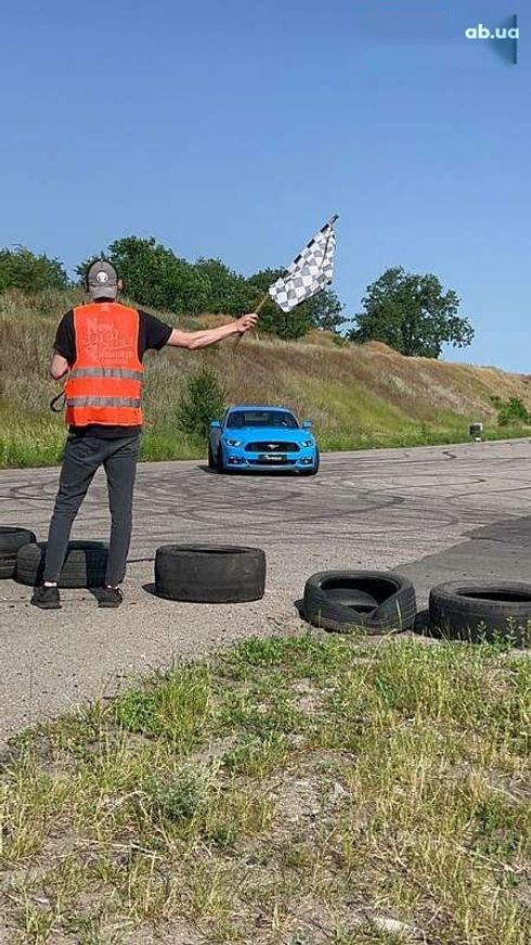 Ford Mustang 2017 - фото 11
