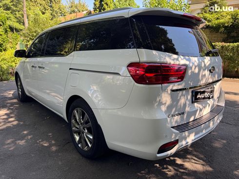 Kia Carnival 2019 белый - фото 10
