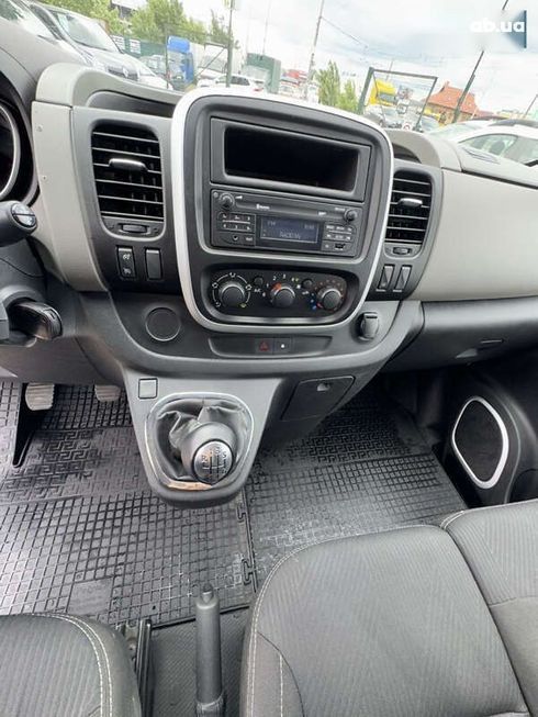 Renault Trafic 2018 - фото 18