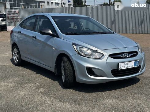 Hyundai Accent 2013 - фото 3