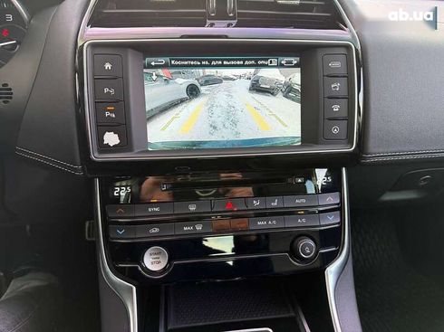 Jaguar XE 2015 - фото 26