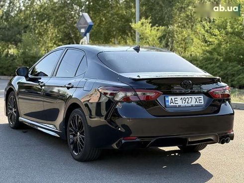 Toyota Camry 2020 - фото 10