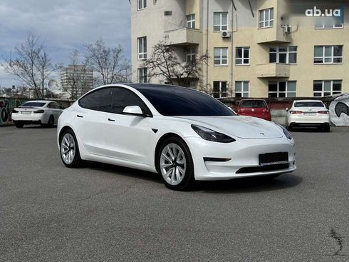 Tesla Model 3 2022 - фото 8