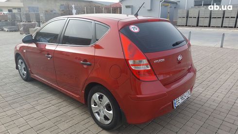 Hyundai i30 2011 красный - фото 9