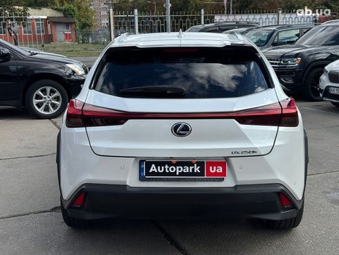 Lexus UX 2020 белый - фото 4
