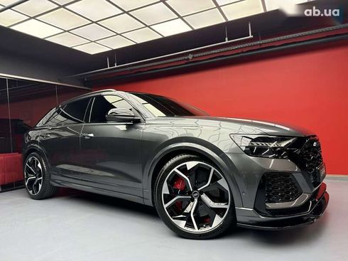 Audi RS Q8 2021 - фото 12