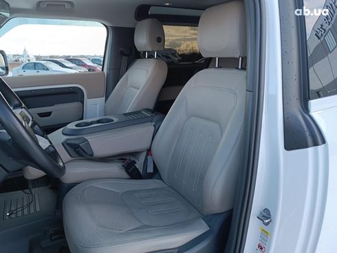 Land Rover Defender 2021 белый - фото 20