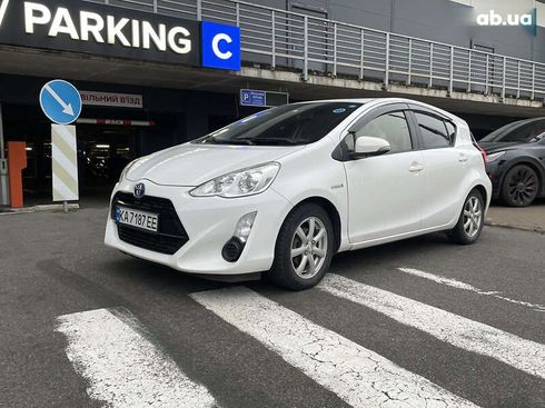 Toyota Aqua 2015 - фото 3