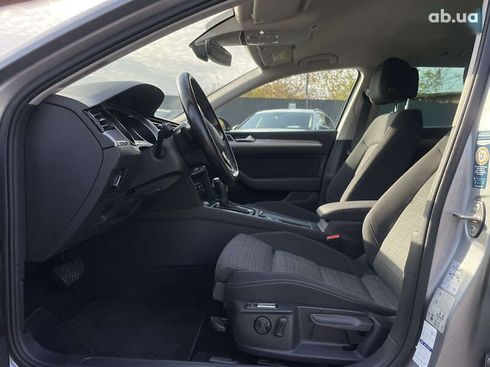 Volkswagen Passat 2021 - фото 18