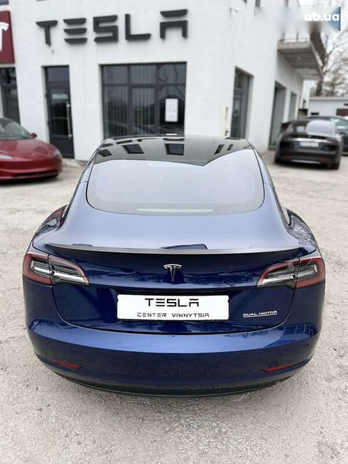 Tesla Model 3 2021 - фото 17