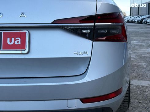 Skoda Superb 2019 серый - фото 10