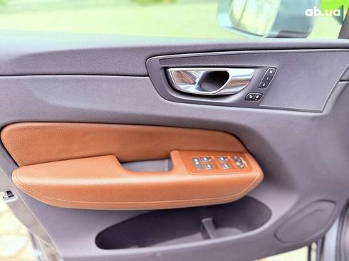 Volvo XC60 2019 - фото 15
