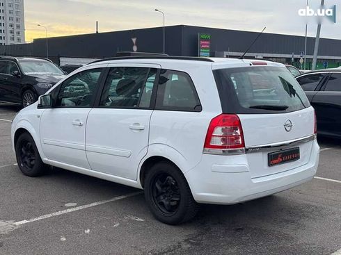 Opel Zafira 2013 - фото 24