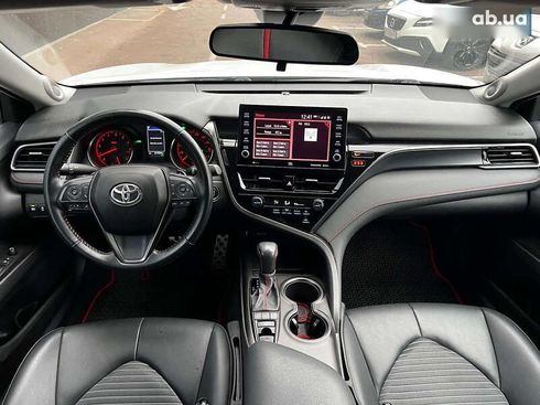 Toyota Camry 2021 - фото 19
