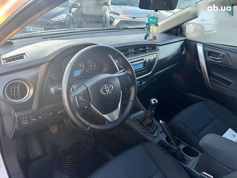 Toyota Auris 2015 - фото 11