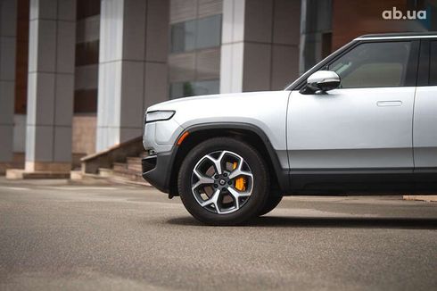 Rivian R1S 2023 - фото 25