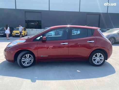 Nissan Leaf 2015 красный - фото 4