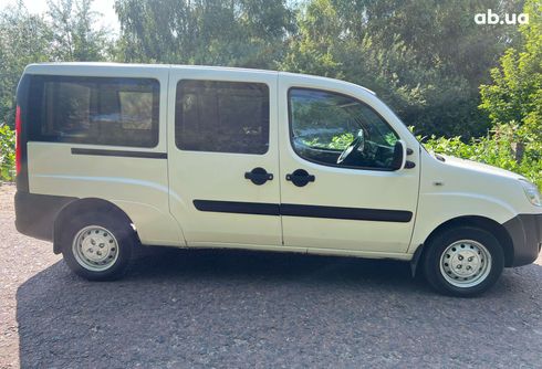 Fiat Doblo 2010 белый - фото 10