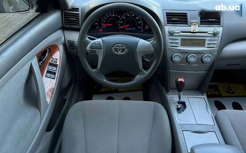 Toyota Camry 2011 - фото 15