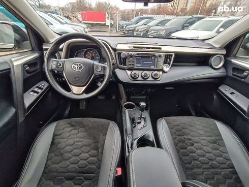 Toyota RAV4 2014 серый - фото 17