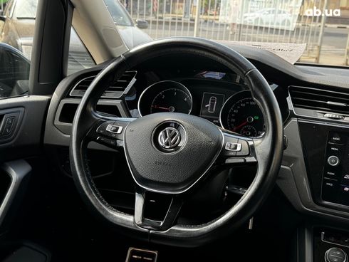 Volkswagen Touran 2019 серый - фото 6