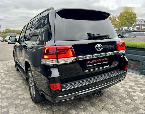 Toyota Land Cruiser 2018 - фото 8