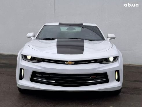 Chevrolet Camaro 2018 белый - фото 2