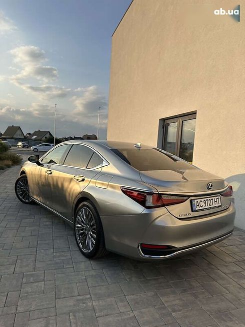 Lexus ES 2021 - фото 11
