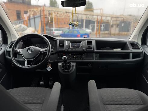 Volkswagen Caravelle 2017 синий - фото 49