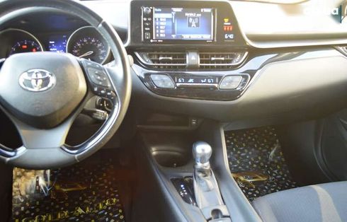 Toyota C-HR 2017 - фото 30