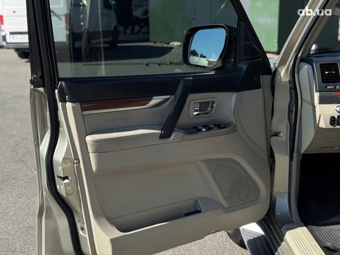 Mitsubishi Pajero Wagon 2008 бежевый - фото 18