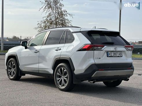 Toyota RAV4 2023 - фото 17