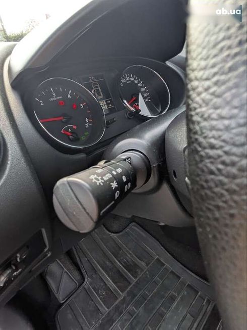 Nissan Qashqai 2011 - фото 12
