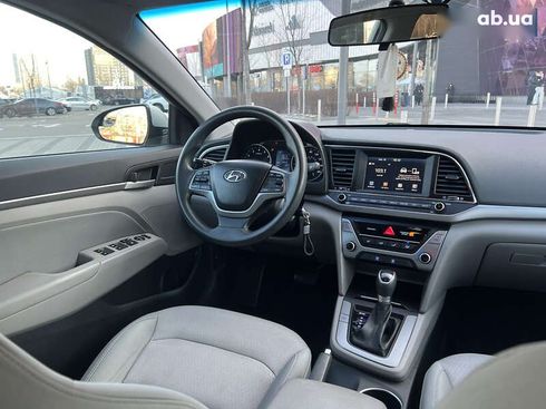 Hyundai Elantra 2016 - фото 24