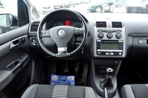 Volkswagen Touran 2009 - фото 25