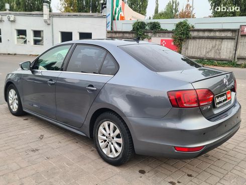 Volkswagen Jetta 2013 серый - фото 11