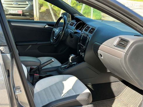 Volkswagen Jetta 2016 серый - фото 28