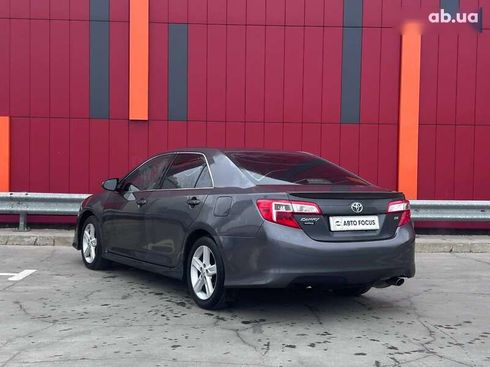 Toyota Camry 2012 - фото 5