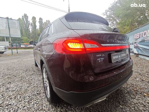 Lincoln MKX 2017 коричневый - фото 8