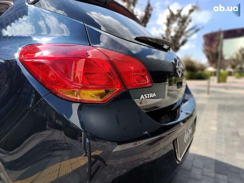 Opel Astra 2010 - фото 17