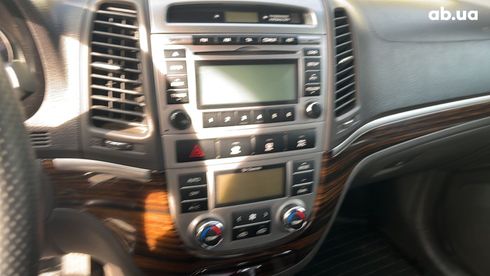 Hyundai Santa Fe 2011 серебристый - фото 9