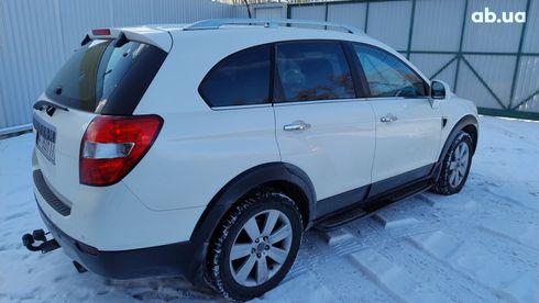 Chevrolet Captiva 2007 белый - фото 6