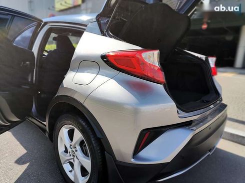 Toyota C-HR 2016 - фото 14