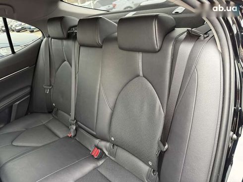 Toyota Camry 2021 - фото 11