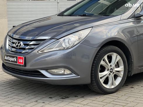 Hyundai Sonata 2012 серый - фото 4
