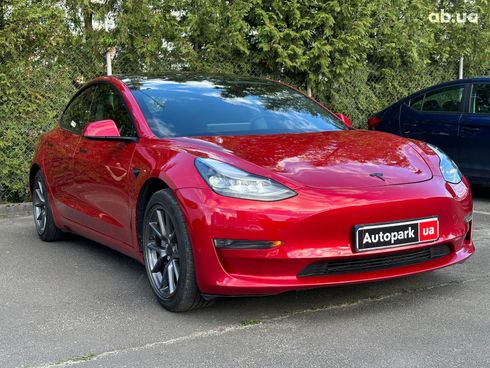 Tesla Model 3 2021 красный - фото 36
