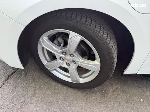 Chevrolet Volt 2017 белый - фото 9
